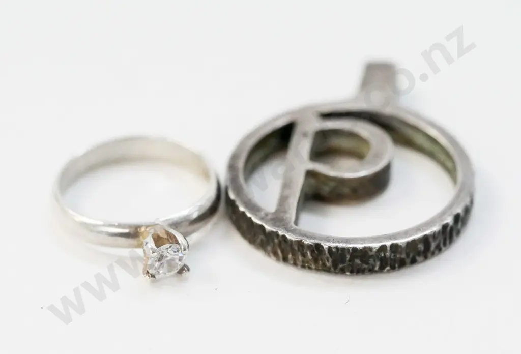 pair of silver earrings stamped 925, silver ring charm stamped 925 & silver pendant with letter P stamped stg sil Image 1++