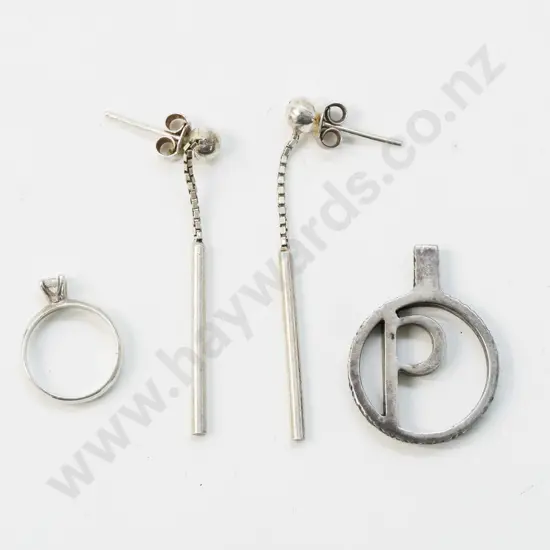 pair of silver earrings stamped 925, silver ring charm stamped 925 & silver pendant with letter P stamped stg sil