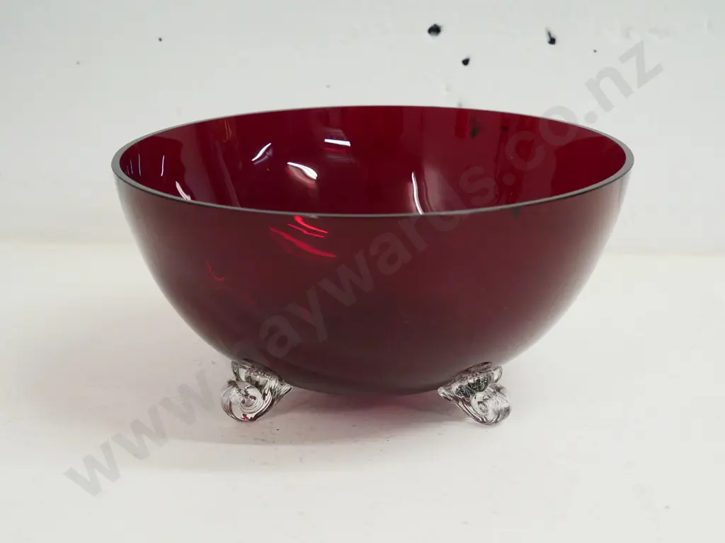 ruby glass bowl with 3 clear glass feet H-100 Diameter 210 Image 1++