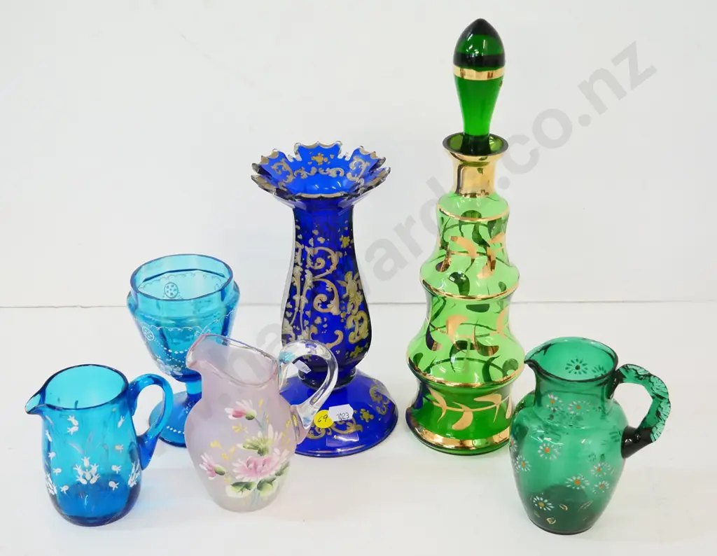 6 pieces of decorated coloured glass - 3 jugs, decanter H-300, vase and stemmed glass Image 1++