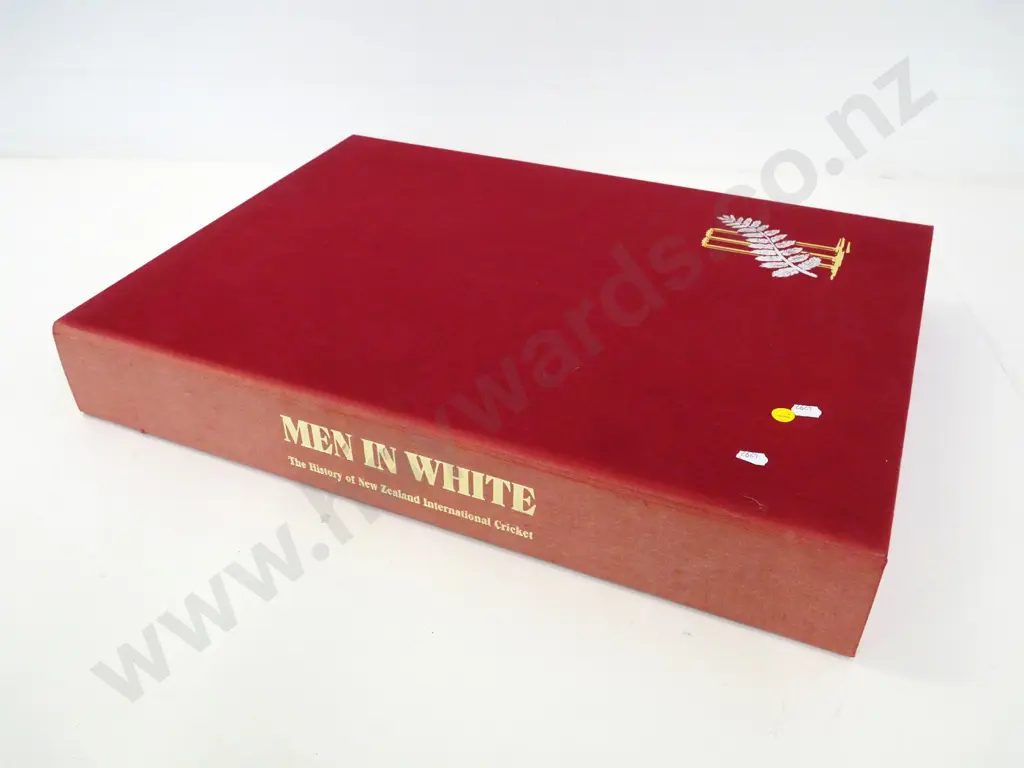 large volume in clamshell case - Men In White - New Zealand Cricket 1894-1985 limited edition #442/1200 Moa Pub. 1986 Image 1++