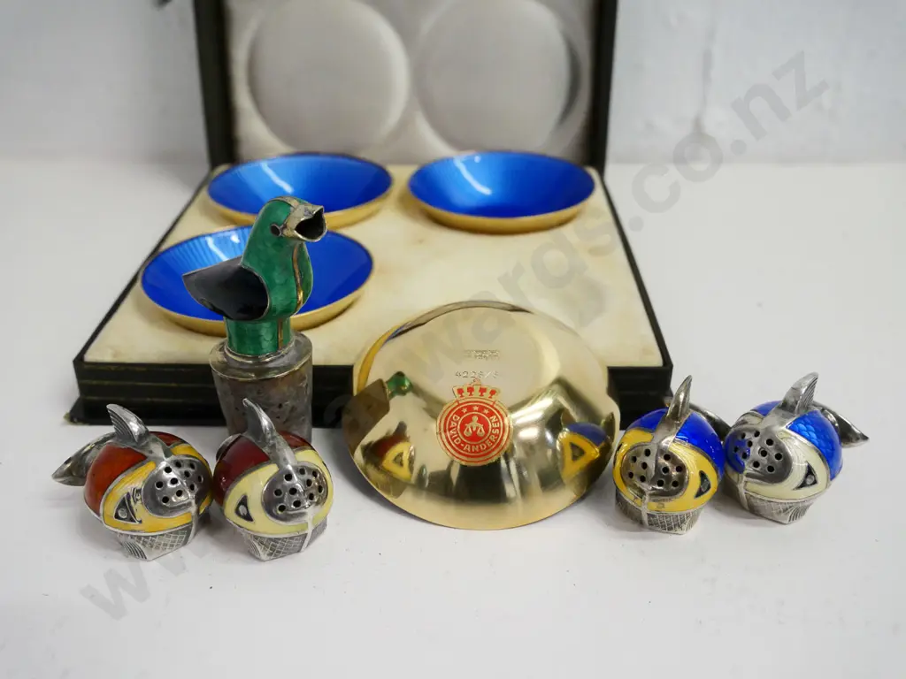 sterling & enamel: cased set of small David Andersen Norway 925 bowls, 2 pairs salt & peppers and a bottle stopper Image 1++