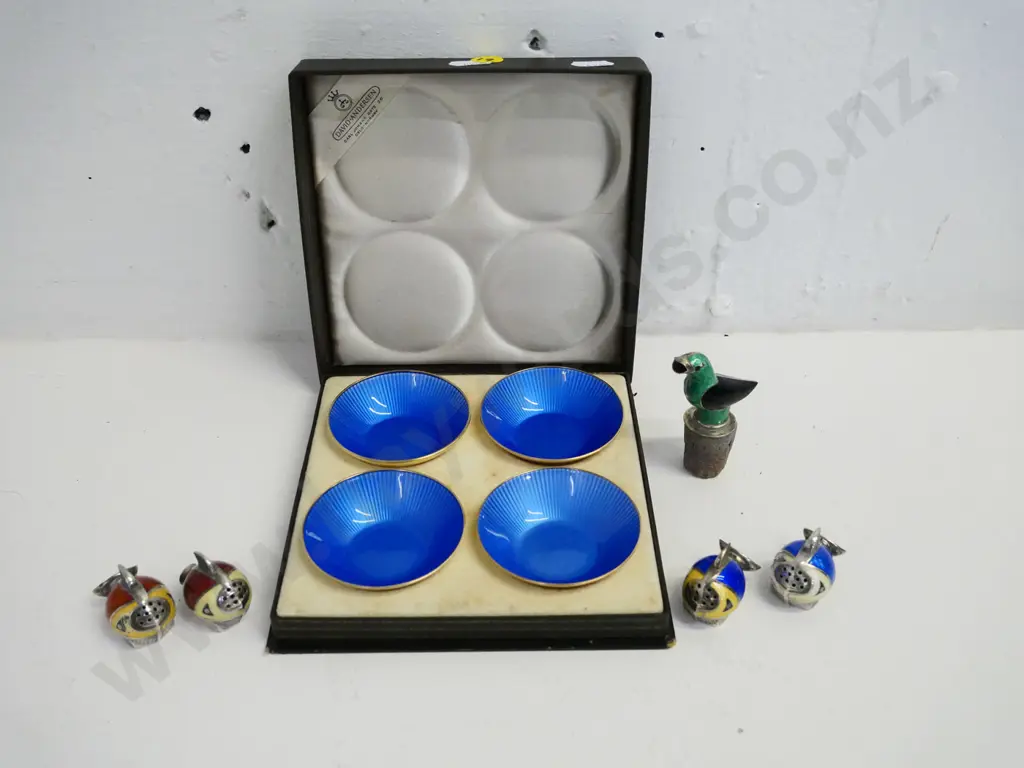 sterling & enamel: cased set of small David Andersen Norway 925 bowls, 2 pairs salt & peppers and a bottle stopper Image 1++