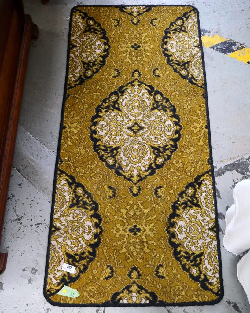 Axminster carpet with bound edge L1470 W680 Image 1++