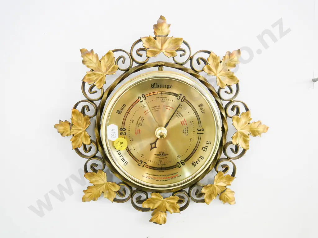 retro brass Smiths wall barometer in leaf-design metal frame, bend to bottom leaf Diameter 245 Image 1++