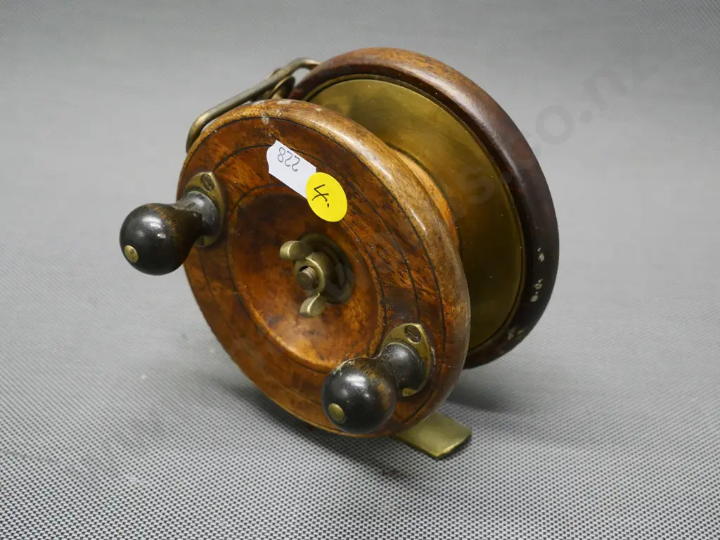 'Sun' wood and brass fly fishing reel - diameter 100 Image 1++