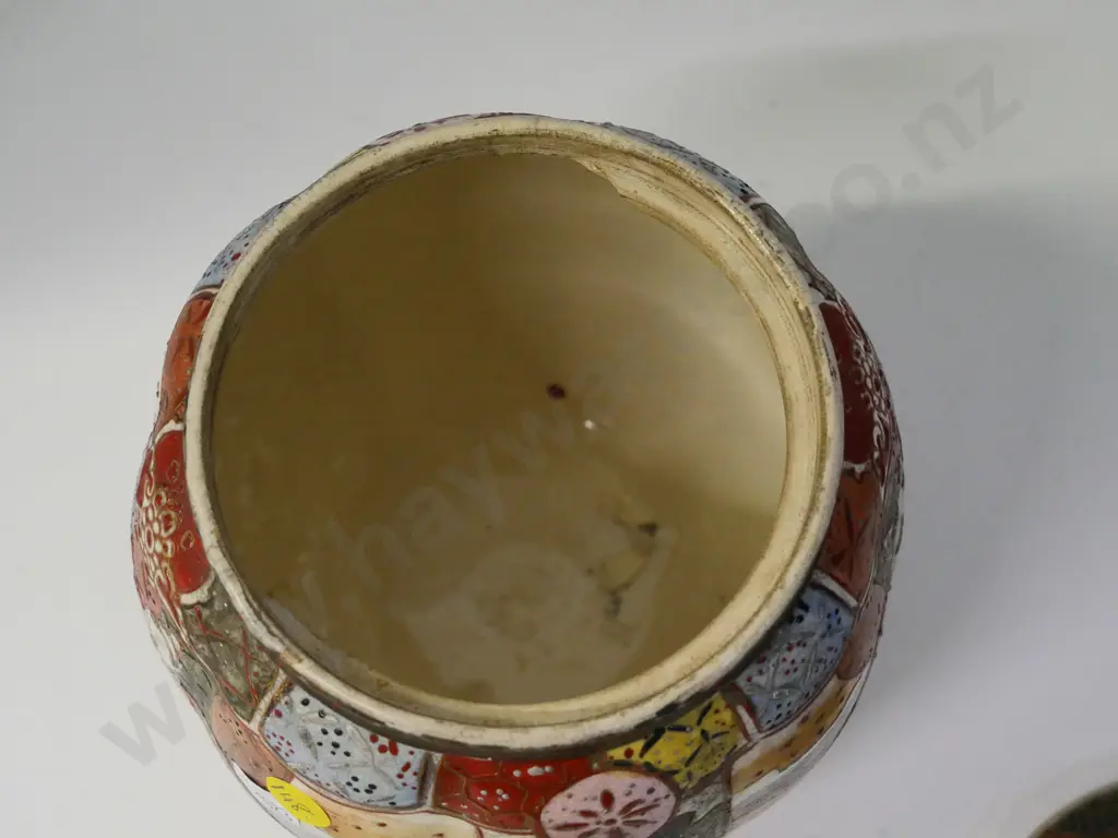 early Satsuma lidded tea caddy - section of inner lip chipped off, lid still sits OK H-155 Diameter 140 Image 1++