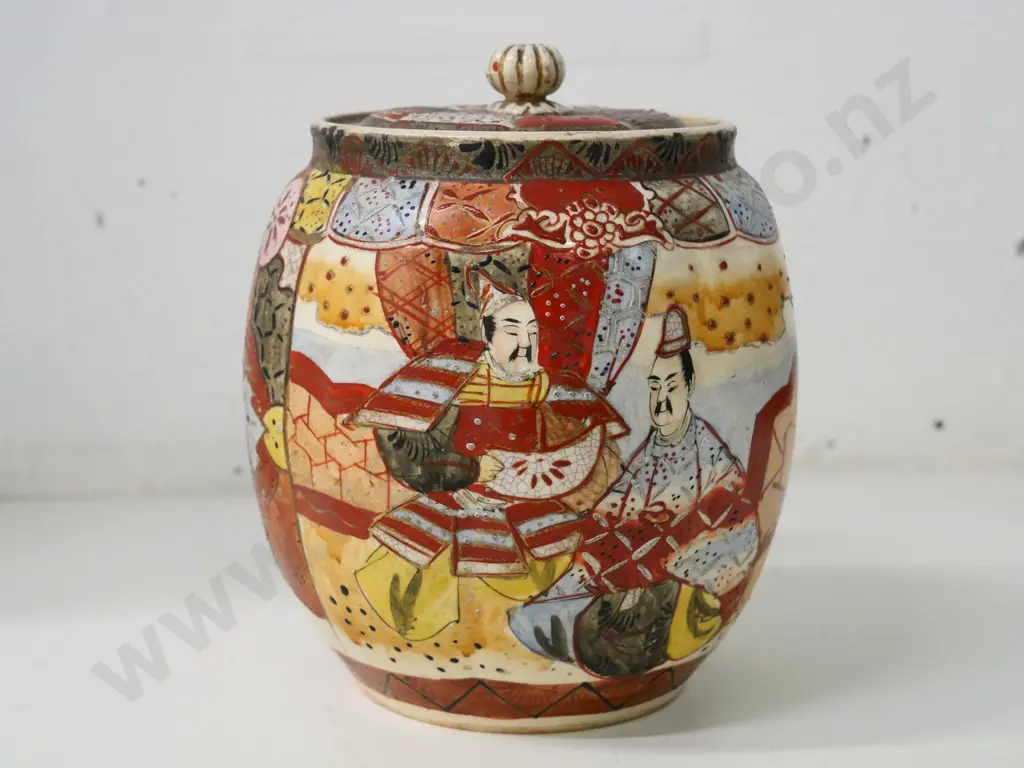 early Satsuma lidded tea caddy - section of inner lip chipped off, lid still sits OK H-155 Diameter 140 Image 1++