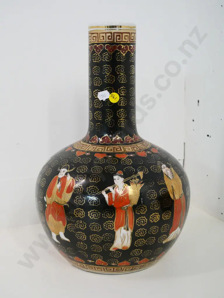 Chinese vase with traditional figural design H-350 Diameter approx. 220 at widest Image 1++