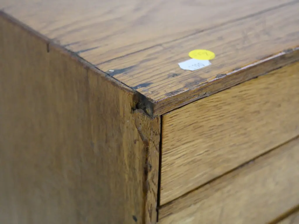 oak chest of 6 display / storage drawers with filigree drop handles (have modern foam lining in drawers) H410 W440 D300 Image 1++