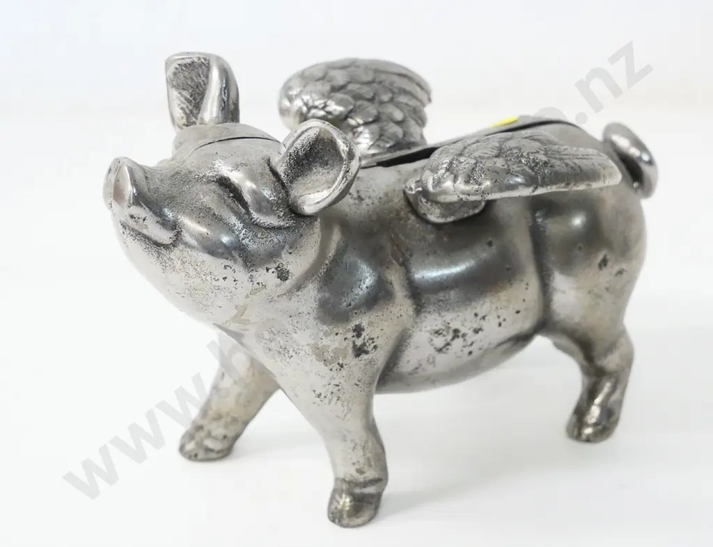 2-part cast metal money box - pig with wings H-130 L-190 Image 1++