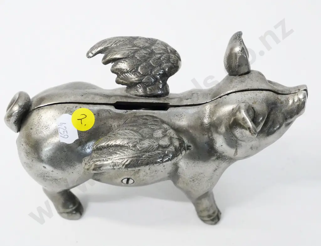 2-part cast metal money box - pig with wings H-130 L-190 Image 1++