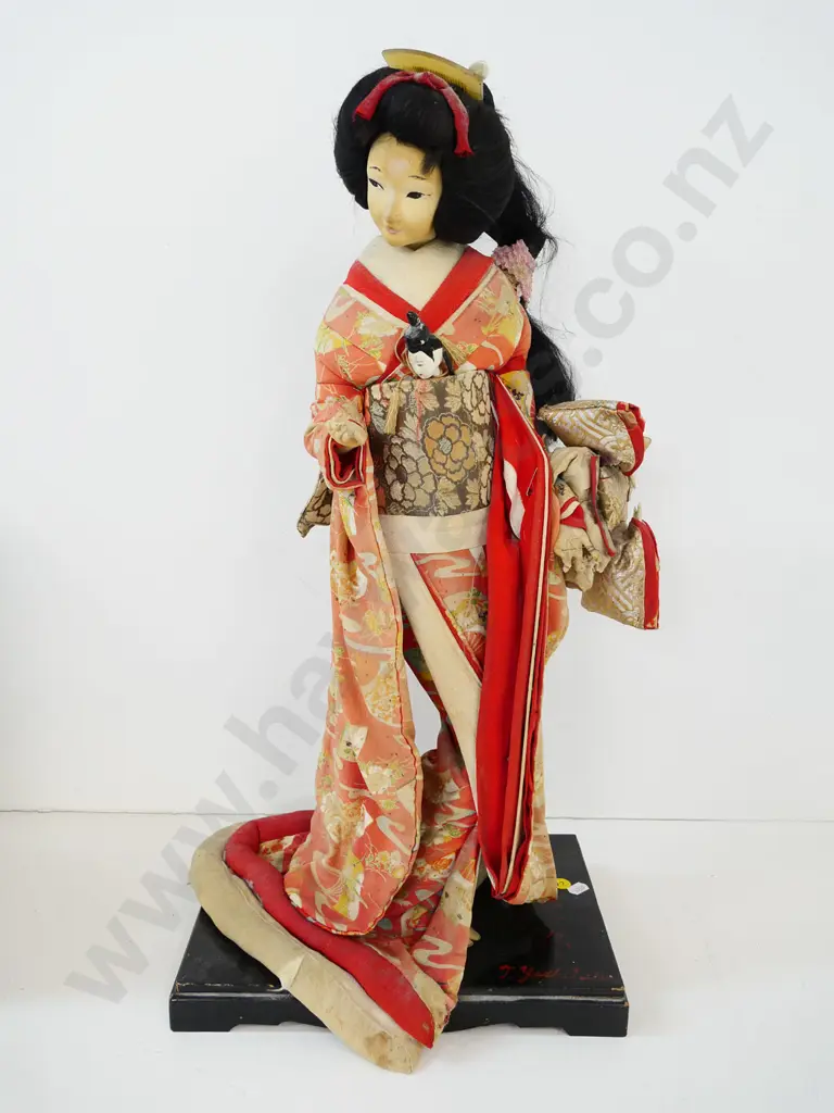 vintage Japanese geisha figure on signed wooden base, composite head & hands, some fading to fabric, needs cleaning H630 Image 1++