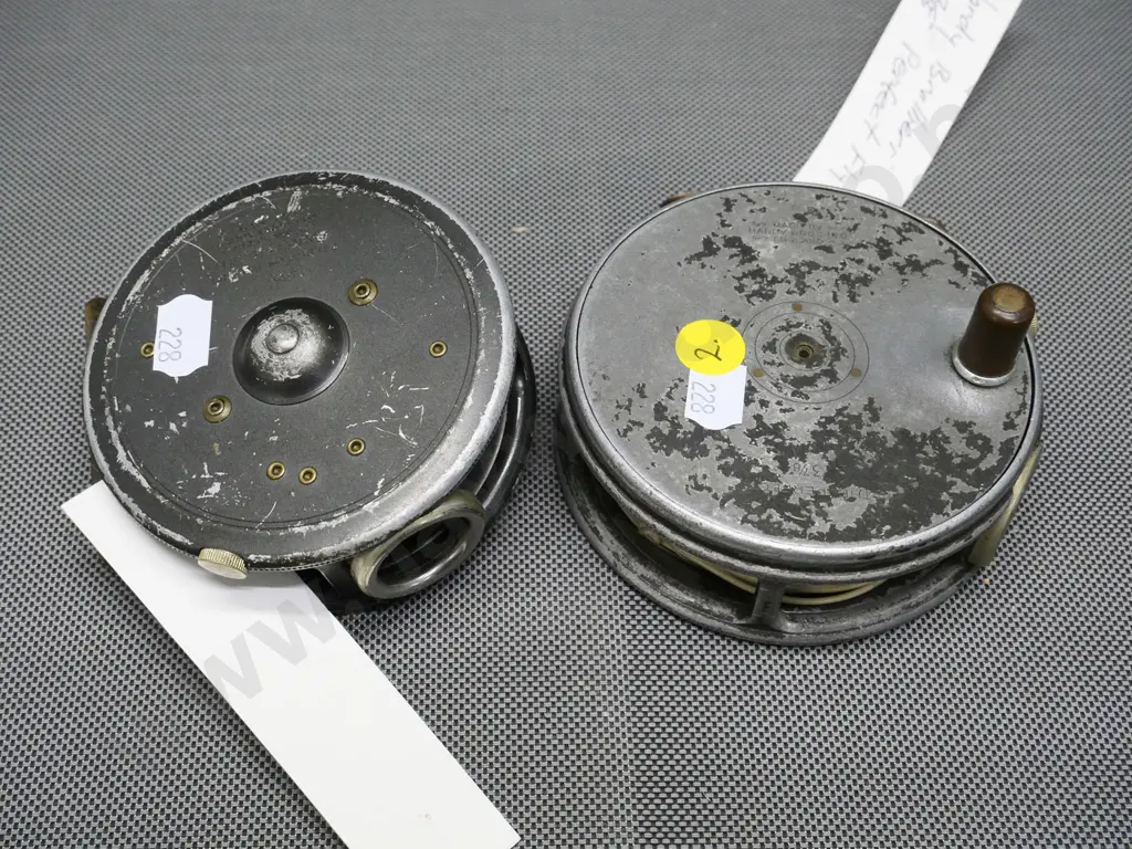 2 hardy Bros. fly fishing reels - 'St. George' (D-90) and 'The Perfect' (D-100) Image 1++