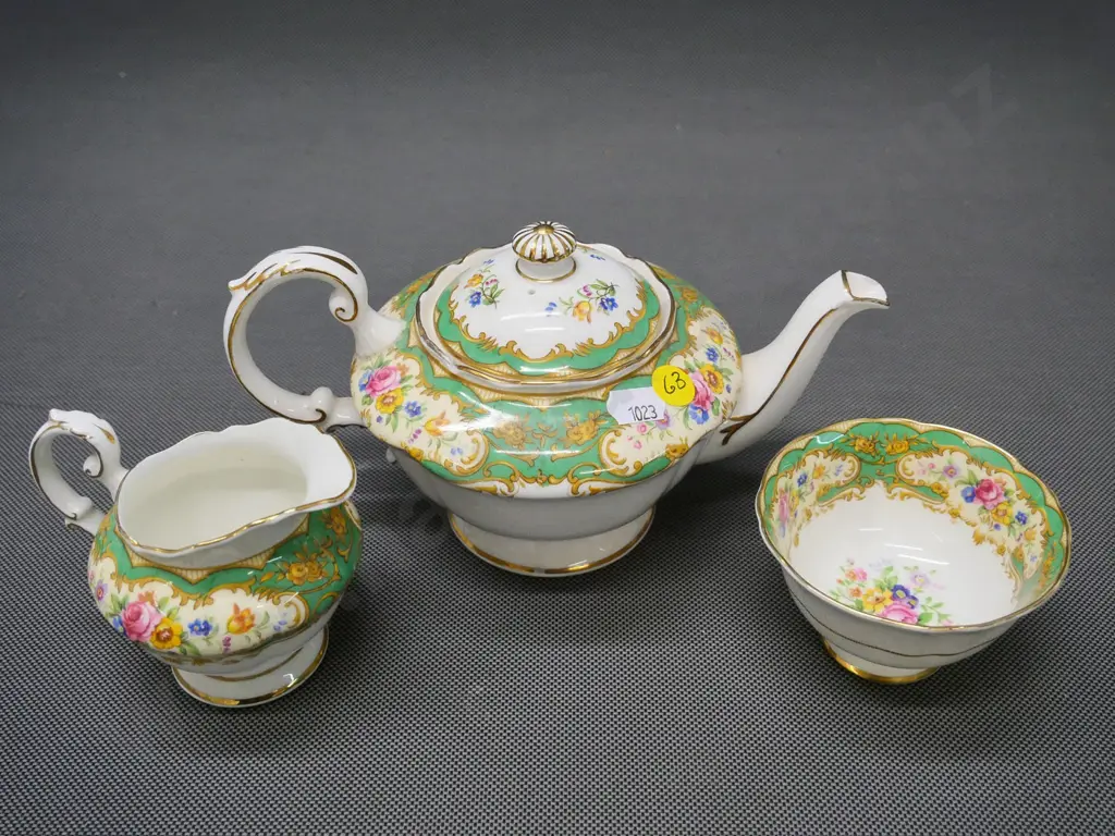 Paragon Pompadour 3-piece tea set Image 1++