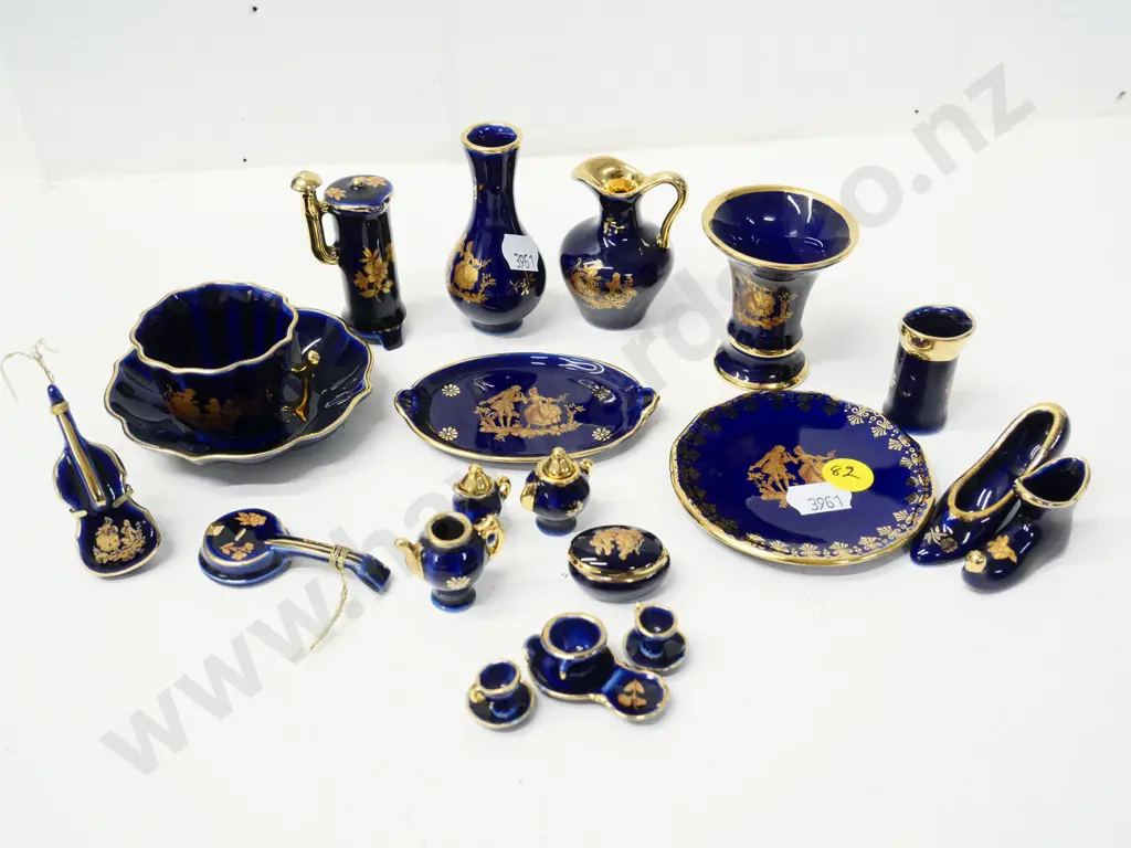 20 pieces of miniature Limoges china - cobalt and gold - tallest is h-60 Image 1++