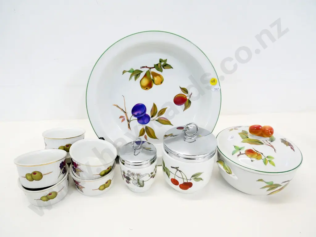 2 pieces of Evesham Vale oven ware, 2 egg coddlers, and 6 Evesham ramekins Image 1++