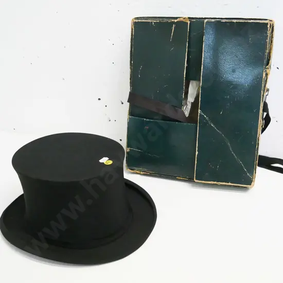 Collapsible top hat with 'Grand Opera Ivar Odegaard Oslo' label and box, internal dimension 160x200mm