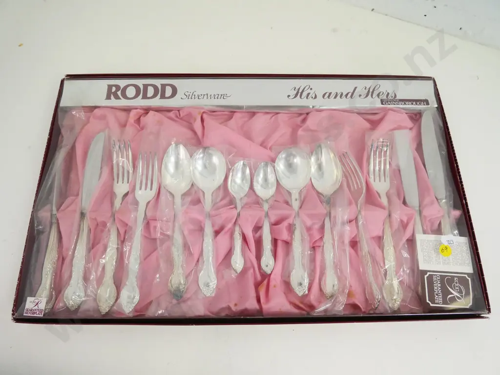 Rodd Gainsborough 2 place setting cutlery set in original box Image 1++