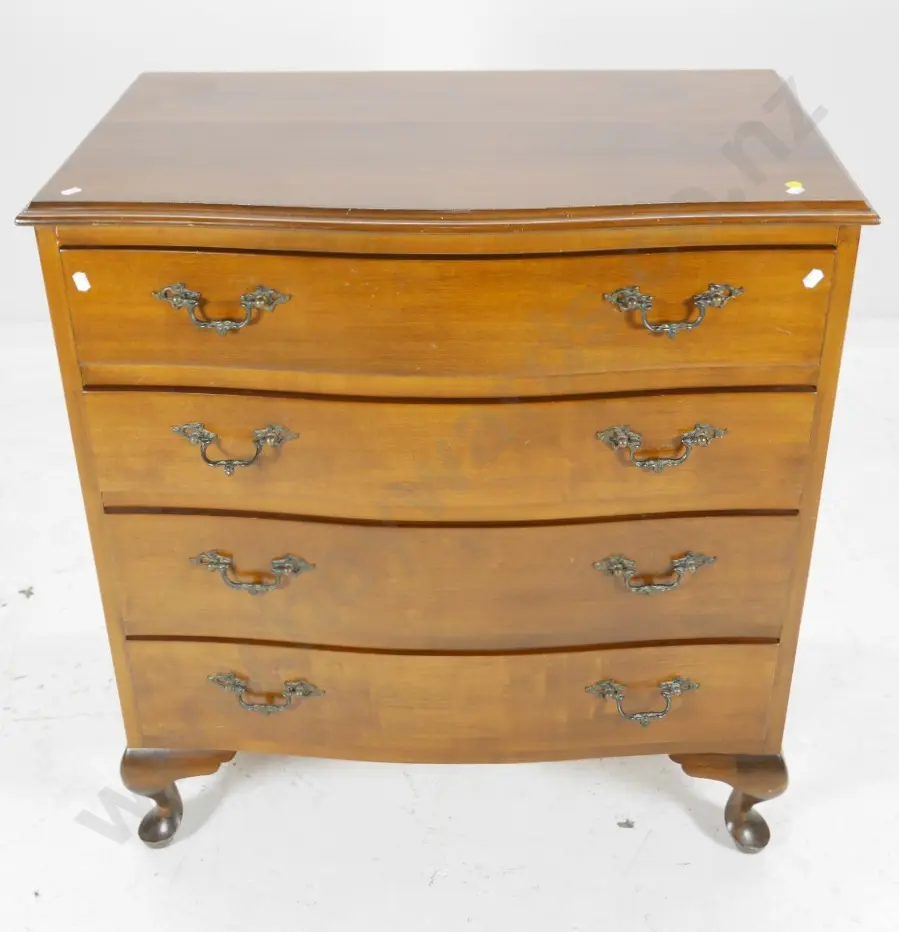 mahogany bow-front 4-drawer chest with cast metal drop handles H-790 W-720 D-460 Image 1++