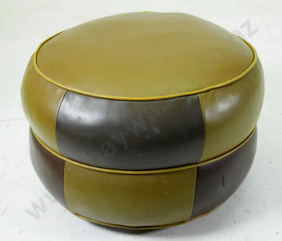retro panelled vinyl pouffe, has a slight lean H-270 Diameter 430 Image 1++