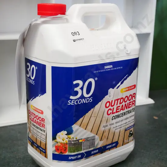 bottle of 30 Seconds Outdoor Cleaner