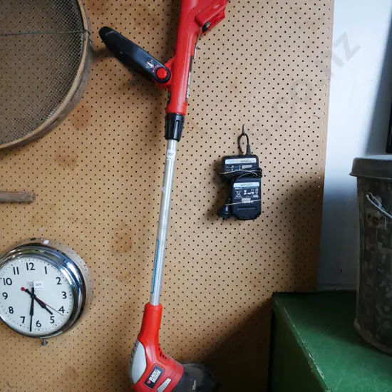 Black & Decker 18V battery line trimmer