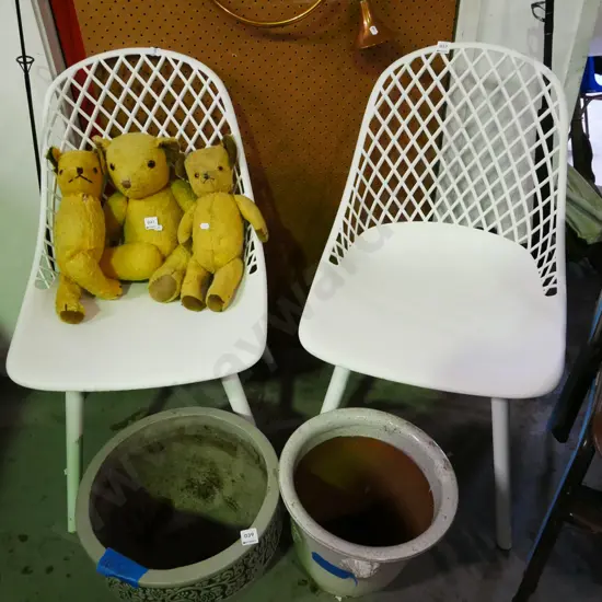2x white composite outdoor chairs