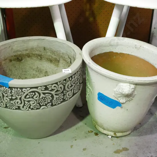 2x glazed planters H-300