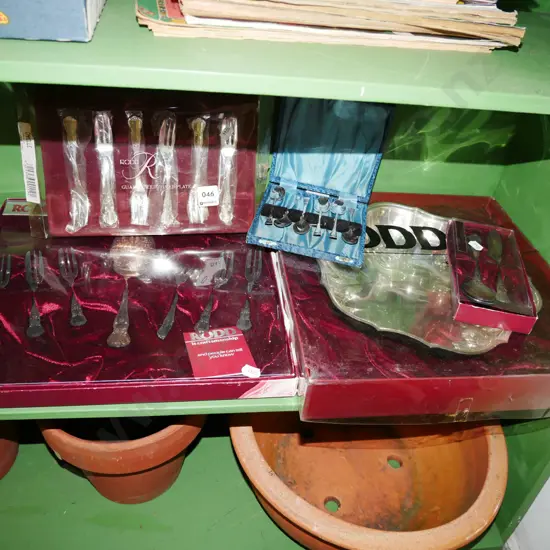 assorted cased cutlery