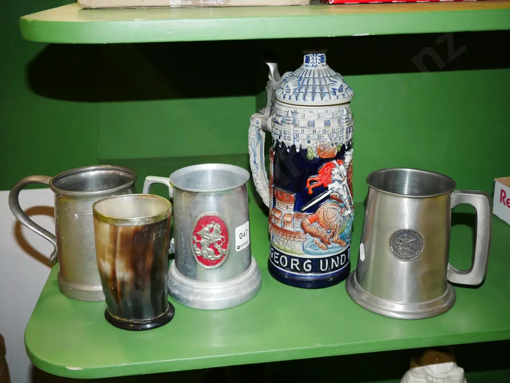 beer tankards, horn cup, German beer stein Image 1++
