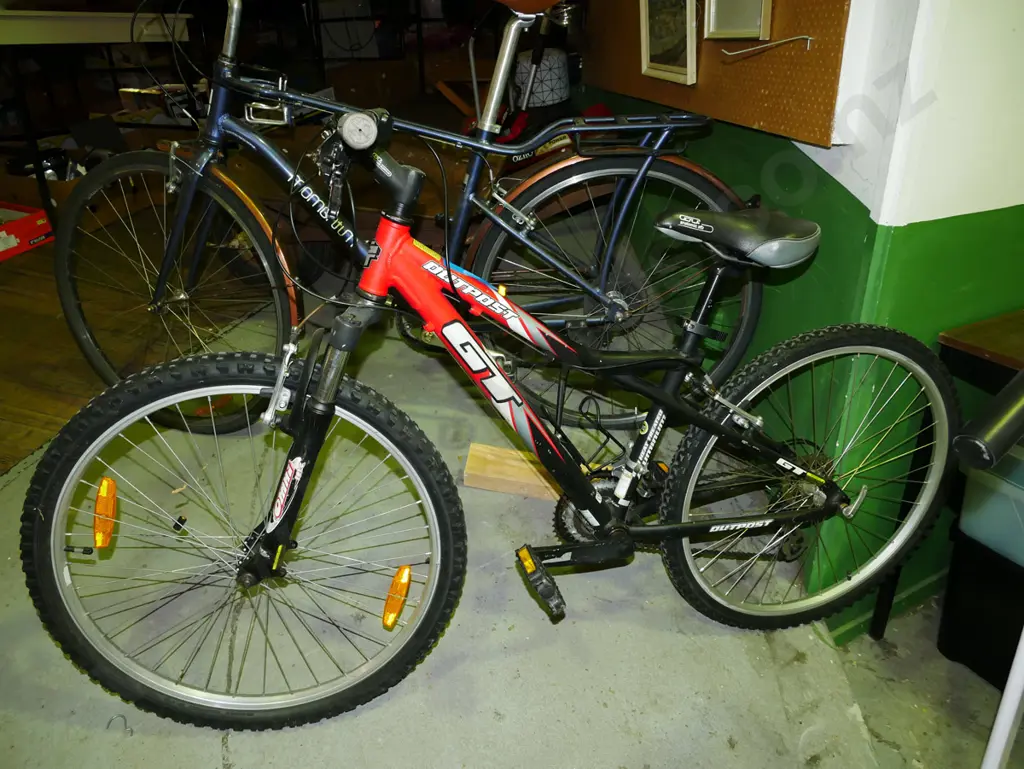 child's GT mountain bike Image 1++