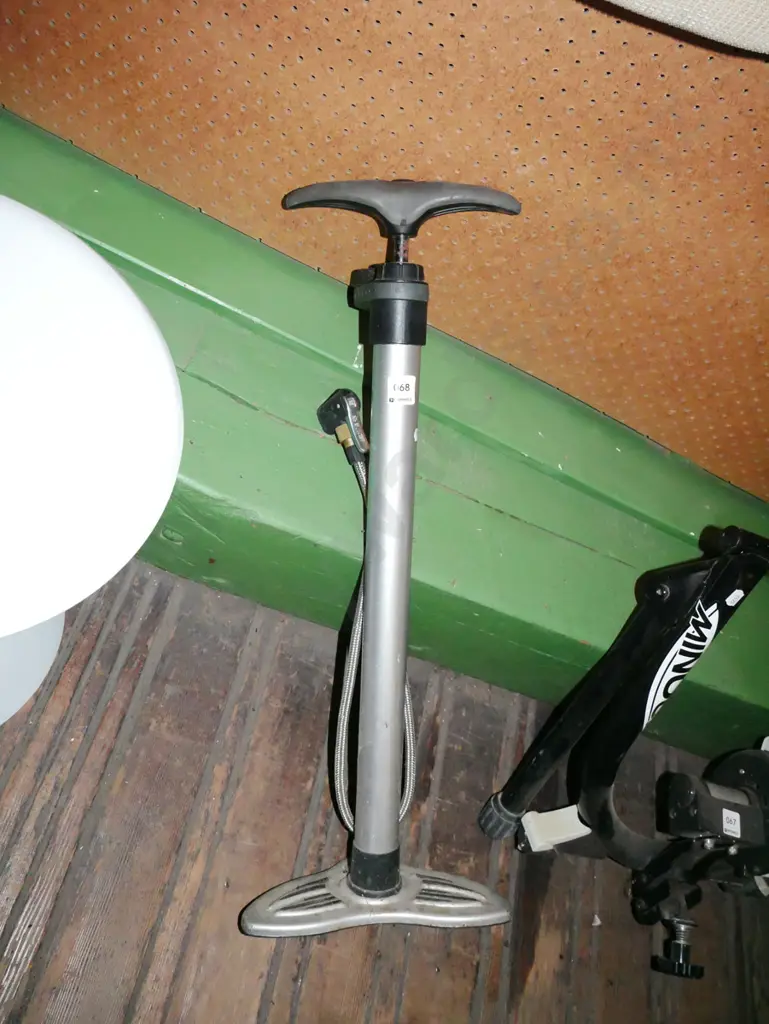 bike pump Image 1++