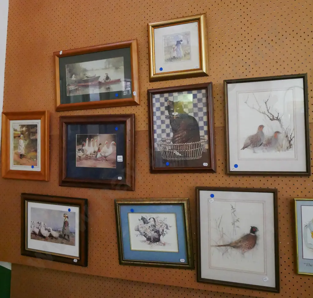 framed prints - blue dots Image 1++