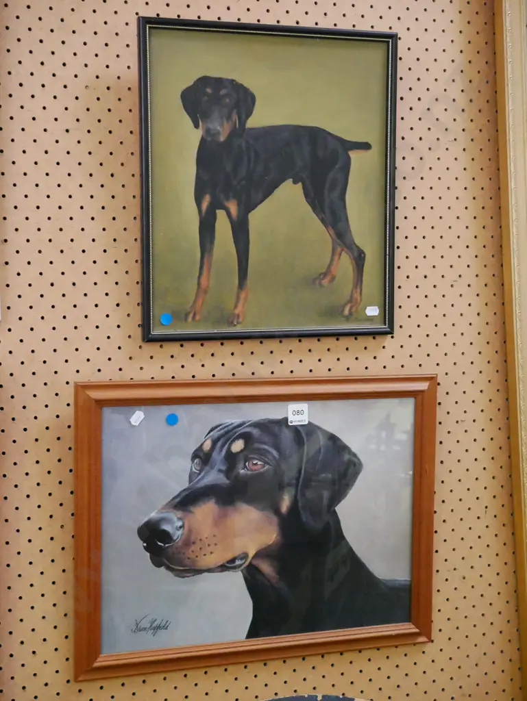 2x framed dogs - blue dots Image 1++