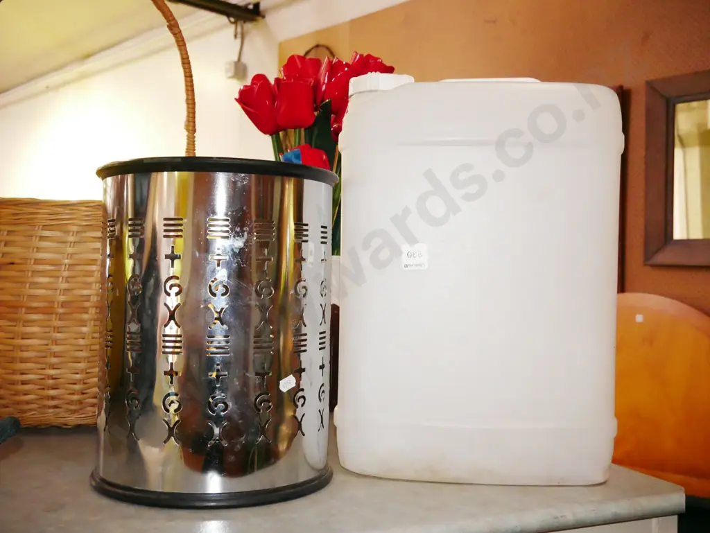 20L plastic water container, rubbish bin Image 1++