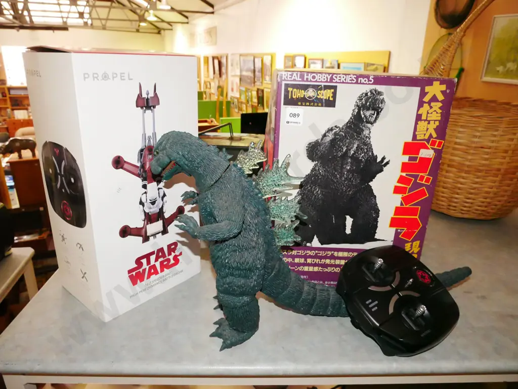 Star Wars drone, Godzilla toy H-280 Image 1++