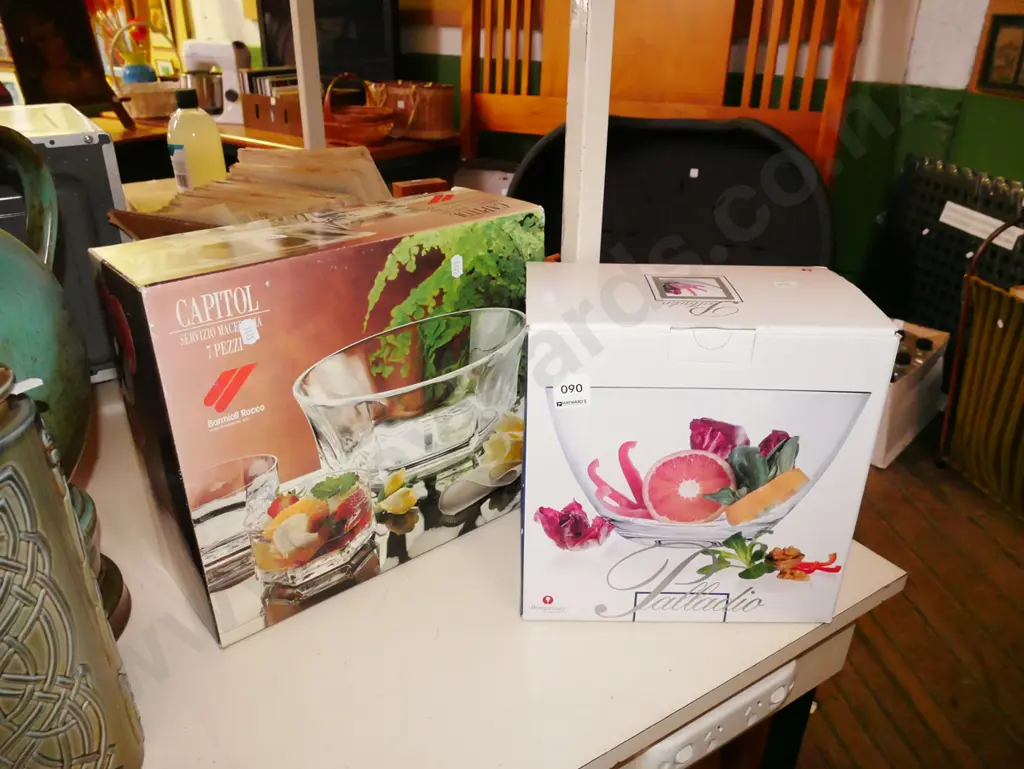 boxed salad bowl, boxed glass sweet set Image 1++