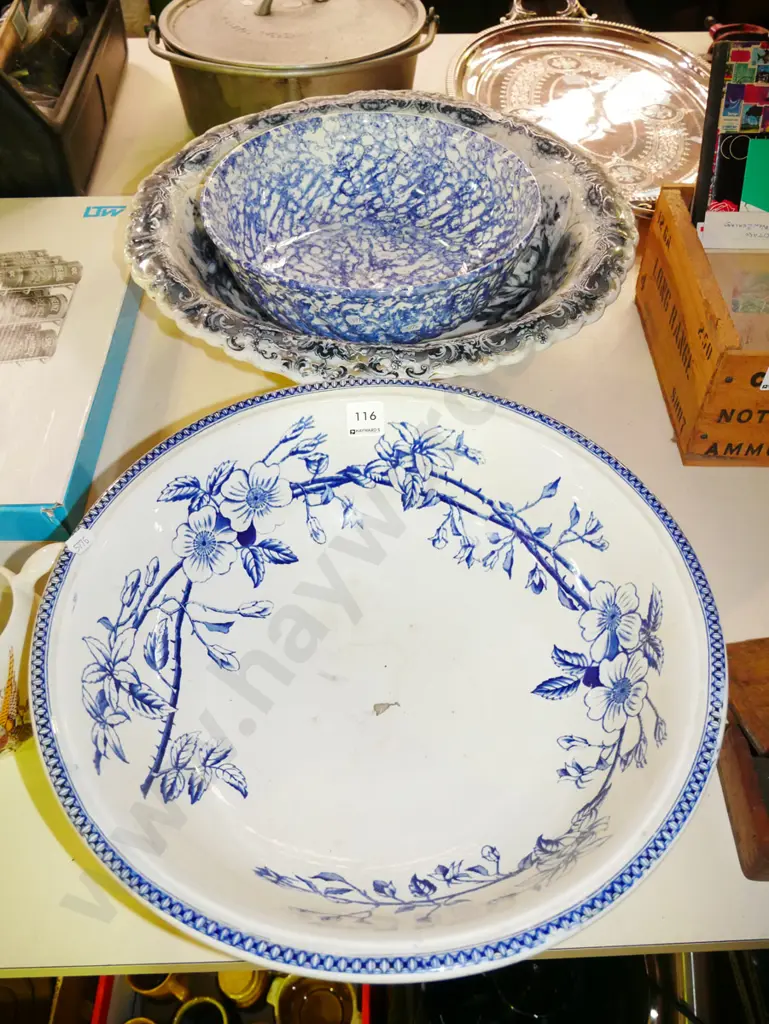 3x blue and white wash bowls - some have cracks Largest Diam-420 Image 1++