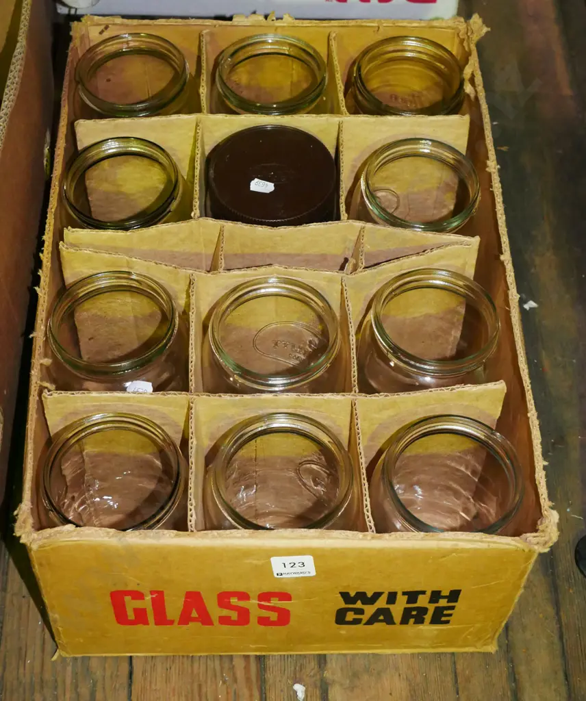 box of storage glasses Image 1++