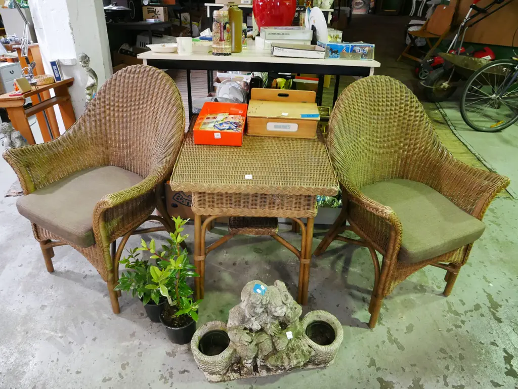 woven cane 3 piece patio set with 2 chairs and matching table Image 1++