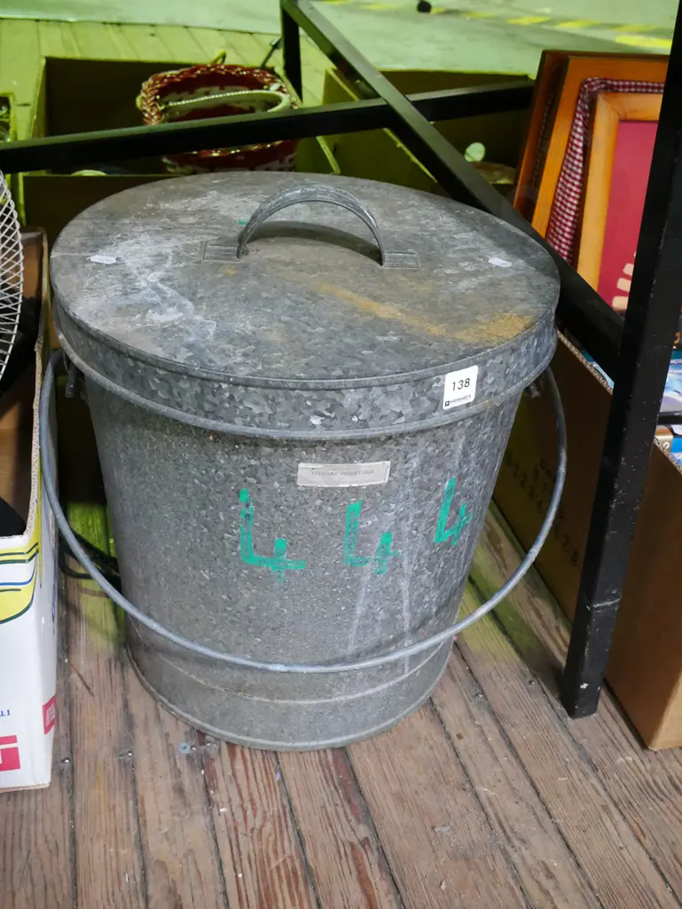galvanised ash can Image 1++