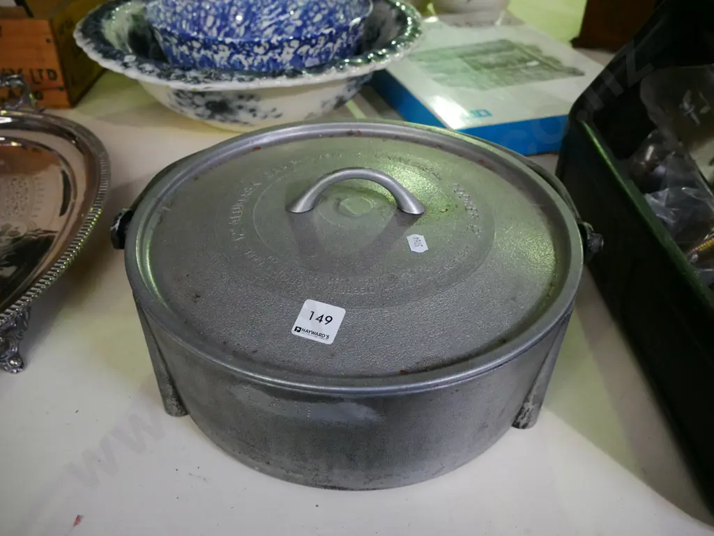 cast alloy Dutch oven Image 1++