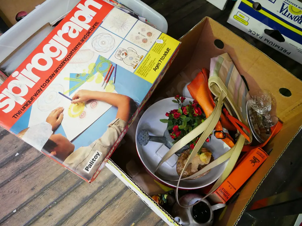 box; salad bowl, hand bags, spirograph etc Image 1++