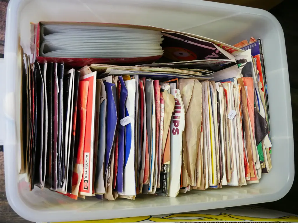 tub of 45s Image 1++