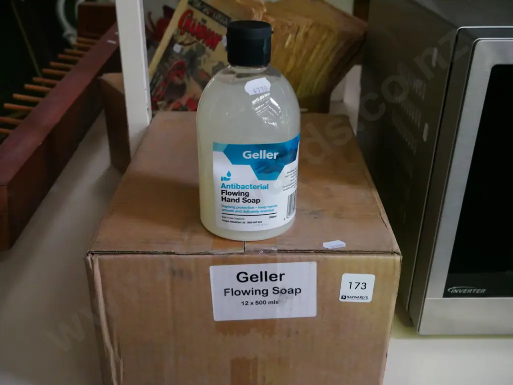 box; Geller antibacterial hand soap Image 1++