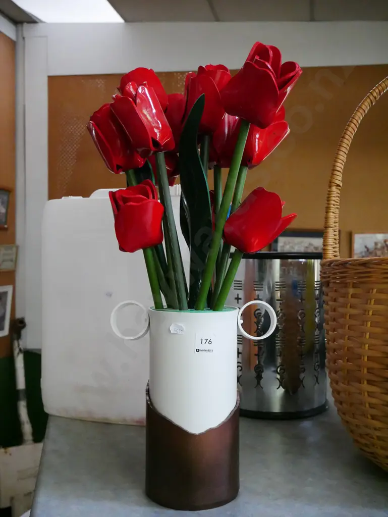 vase, faux tulips H-620 Image 1++
