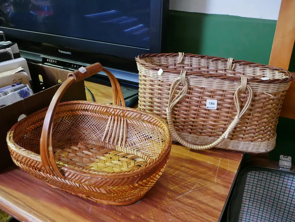 cane and woven plastic baskets Image 1++