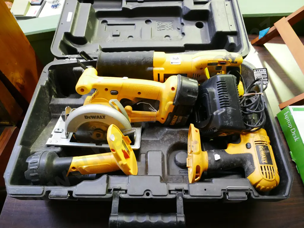 Dewalt battery kit, drill, torch, skilsaw, sabre saw - older model Image 1++
