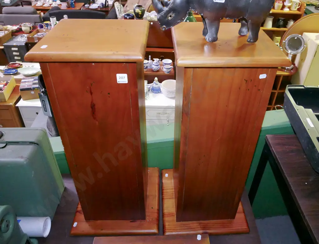 2x solid wood plant stands H-700 Image 1++